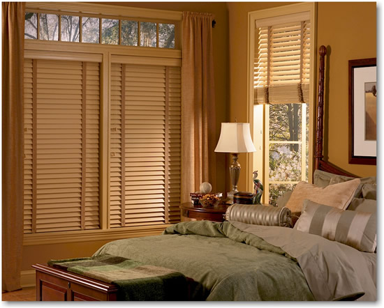 Деревянные жалюзи в интерьере