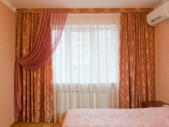 Шторы на гардинах