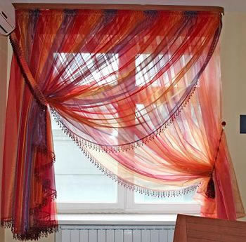 Занавески из вуали на кухне